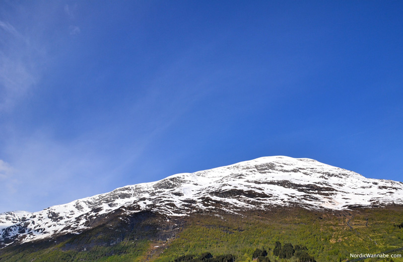 Olden, Stryn, Norwegen, Skandinavien, Blog, Kreuzfahrt, NeoRomantica, Costa, Berge, Schnee, Natur, Wandern, Eis, Gletscher, Wald, Reisetipps