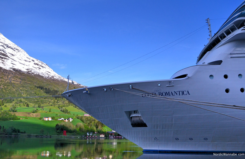 Olden, Stryn, Norwegen, Skandinavien, Blog, Kreuzfahrt, NeoRomantica, Costa, Berge, Schnee, Natur, Wandern, Eis, Gletscher, Wald, Reisetipps