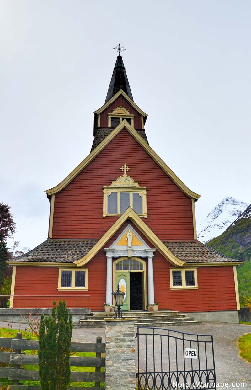 Olden, Stryn, Norwegen, Skandinavien, Blog, Kreuzfahrt, NeoRomantica, Costa, Berge, Schnee, Natur, Wandern, Eis, Gletscher, Wald, Reisetipps