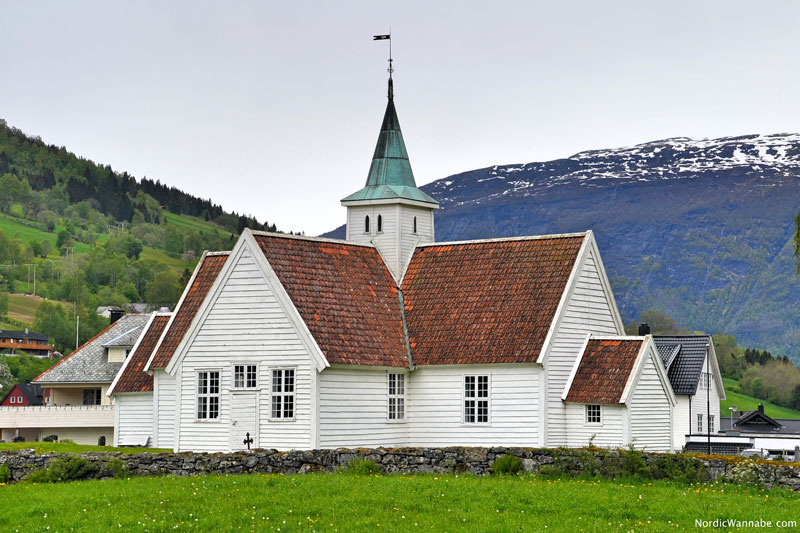 Olden, Stryn, Norwegen, Skandinavien, Blog, Kreuzfahrt, NeoRomantica, Costa, Berge, Schnee, Natur, Wandern, Eis, Gletscher, Wald, Reisetipps