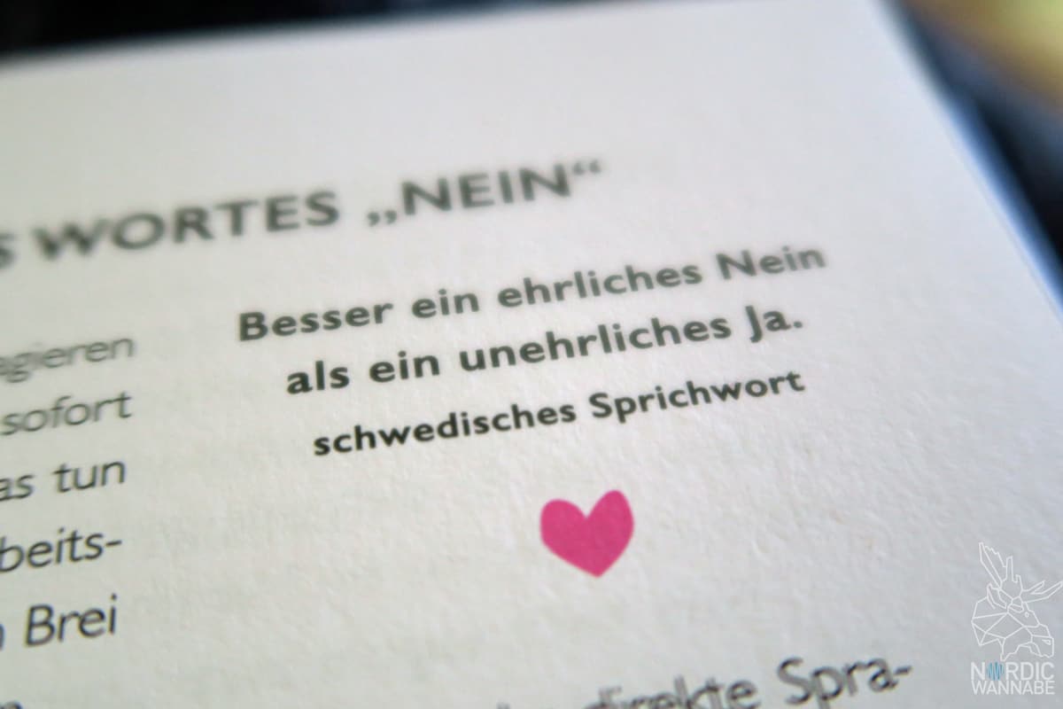 Was ist Lagom, Lagom Spruch, Definition, Blog, Schweden, schwedischer Lifestyle, IKEA, Gleichgewicht, Balance, rote Holzhäuser, IKEA, Knesebeck Verlag, In der Mitte liegt das Glück, Der schwedische Weg zum guten Leben