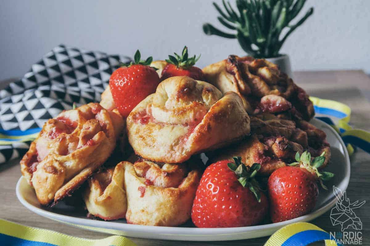 Schwedische Zimtschnecken mit Erdbeeren, Rezept, Schweden, Blog, Erdbeeren, Schwedische Zimtschnecken, Kardamom