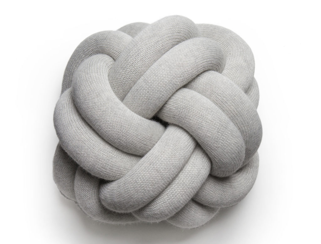 Skandinavisches Design, Knoten-Kissen, skandinavisch Kissen, Design House Stockholm, Knot Cushion