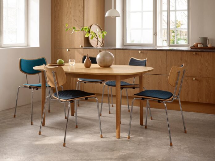 Vega Chair in Chrom
